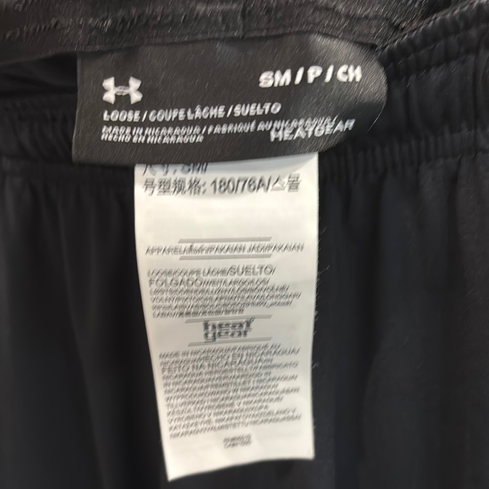 Under Armour Black and Green Athletic Shorts Lightweight Performance - Picture 2 of 5